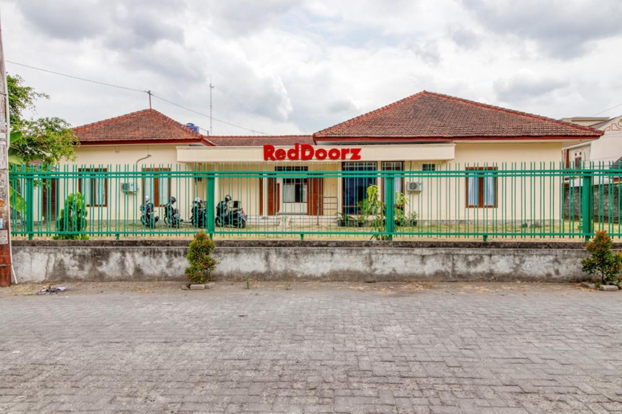 Reddoorz Near Universitas Gajah Mada Kejayan Exterior foto